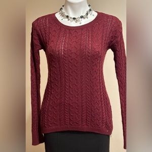 American Eagles Outfitters Red knitted Long Sheer Sleeves Sweater SZ S Good Cond